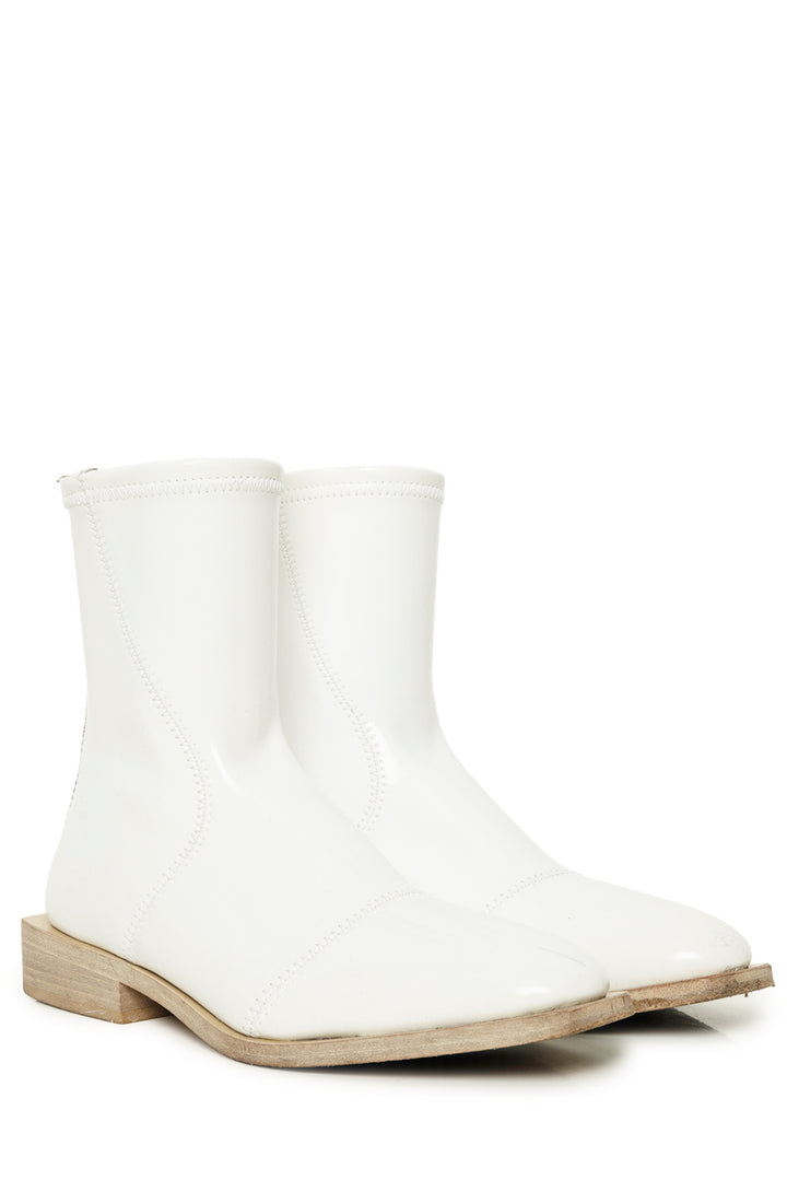 Fendi Size 35 Patent Square Toe Ankle Boots