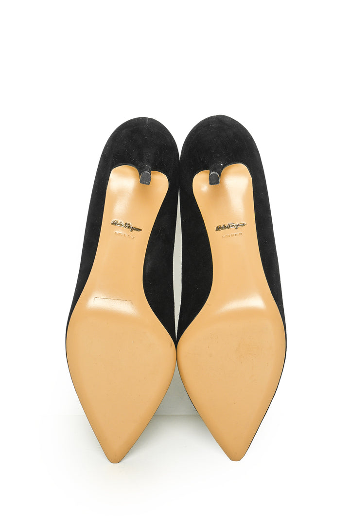 Salvatore Ferragamo Size 9 Pointed-Toe Suede Pumps