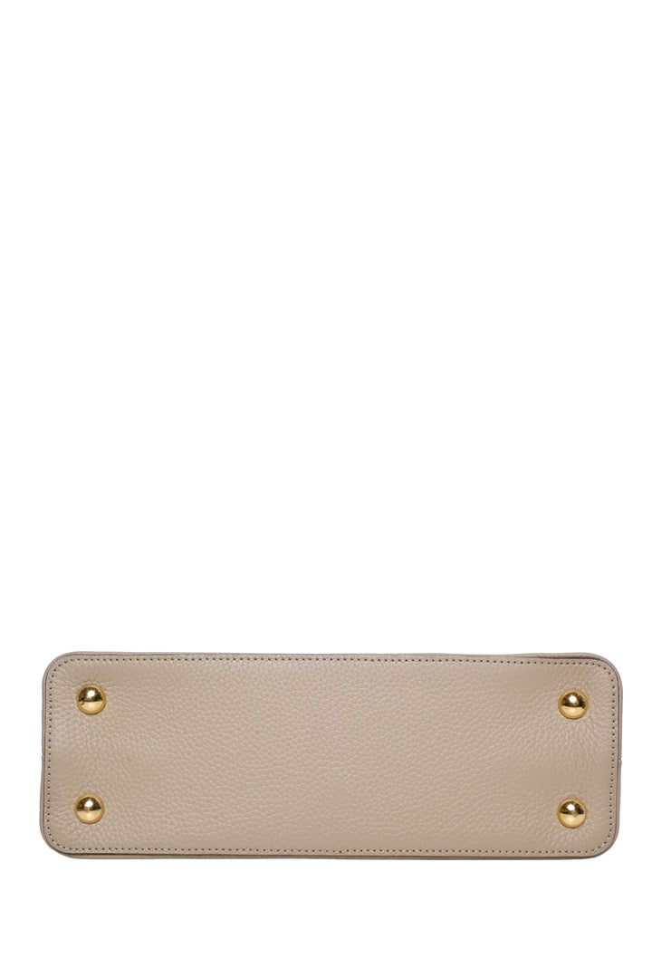 Louis Vuitton Capucines MM Shoulder Bag