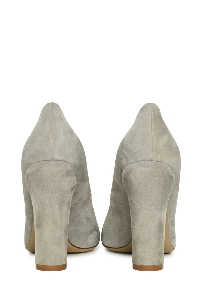 Valentino Size 39 Suede Pumps