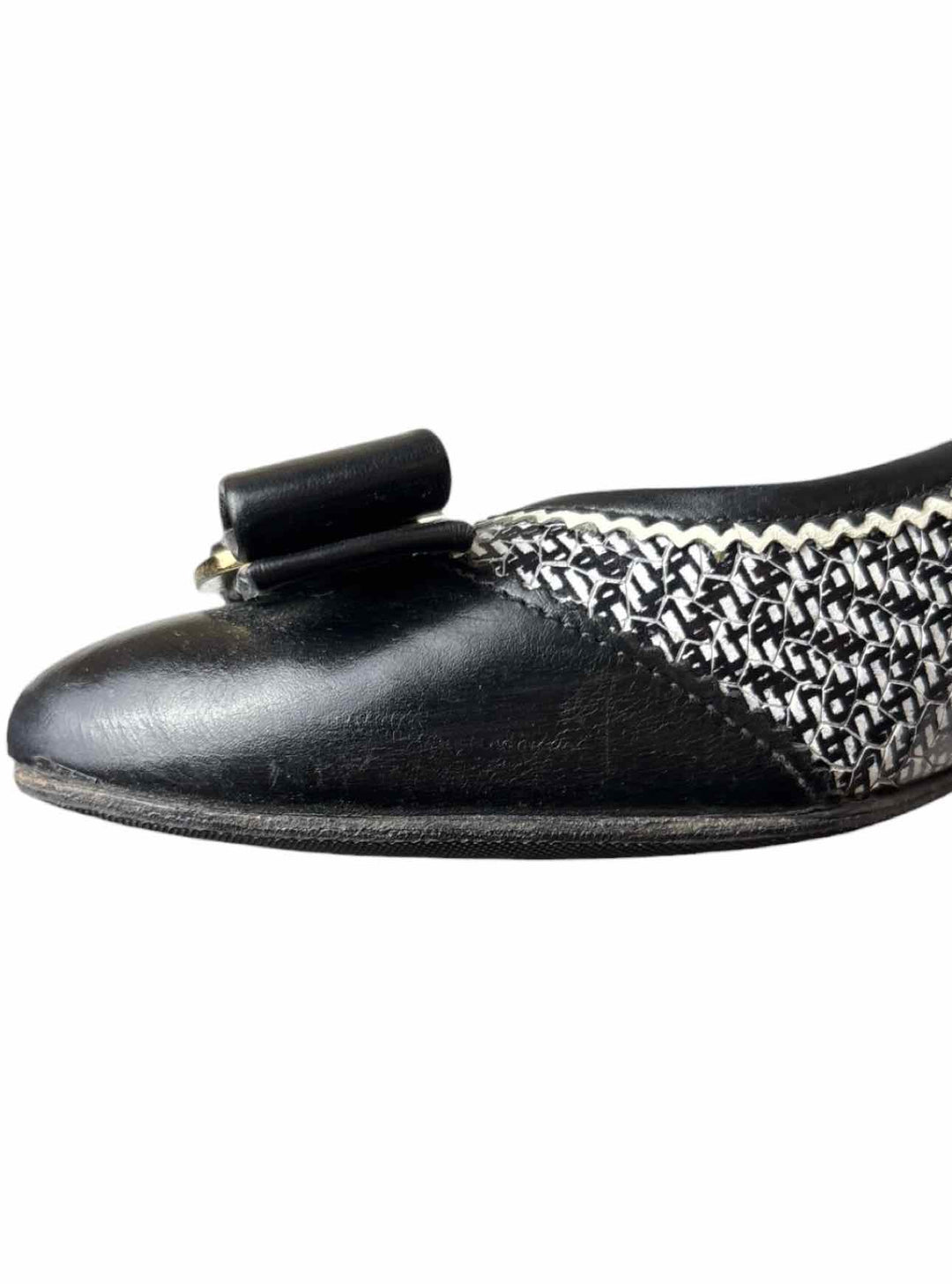 Ferragamo Size 8 Vara Leather Pumps