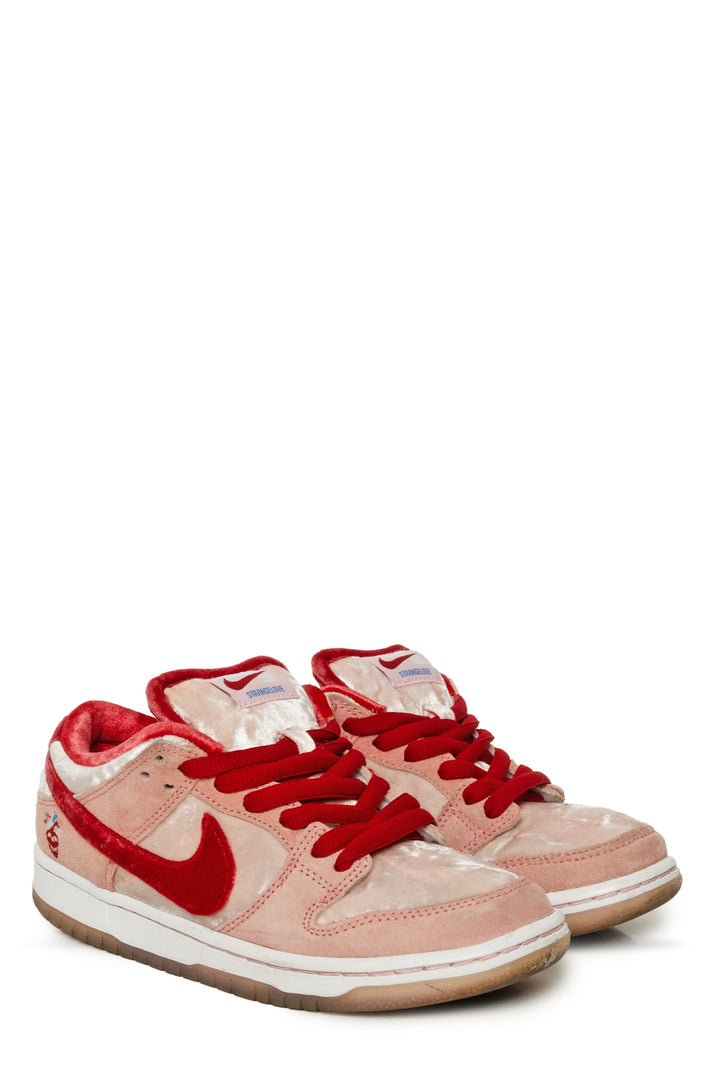 Nike Size 36.5 Strangelove Skateboards x SB Dunk Low Sneaker