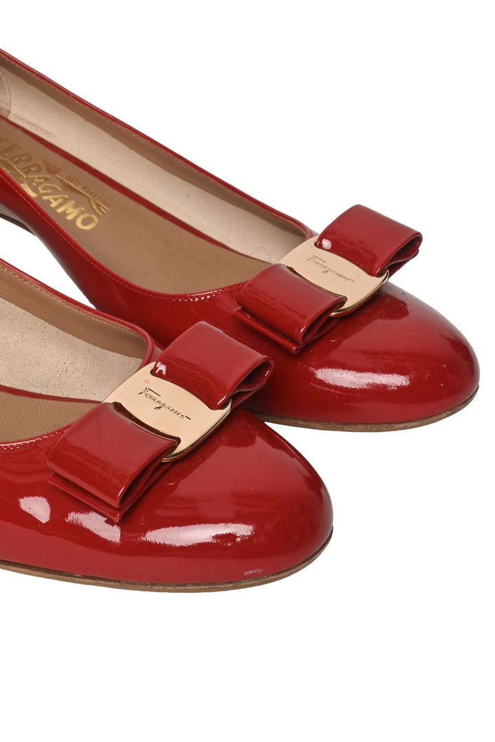 Salvatore Ferragamo Size 8.5 Vara Patent Pumps