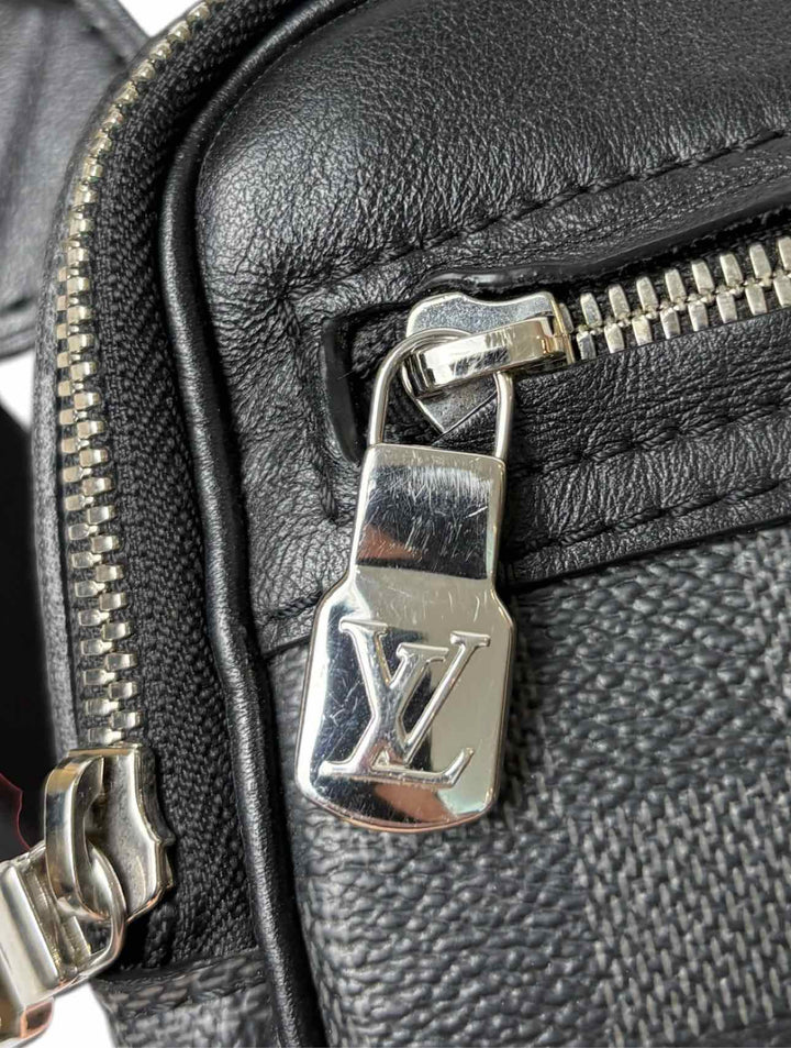Louis Vuitton Scott Damier Graphite Messenger Crossbody