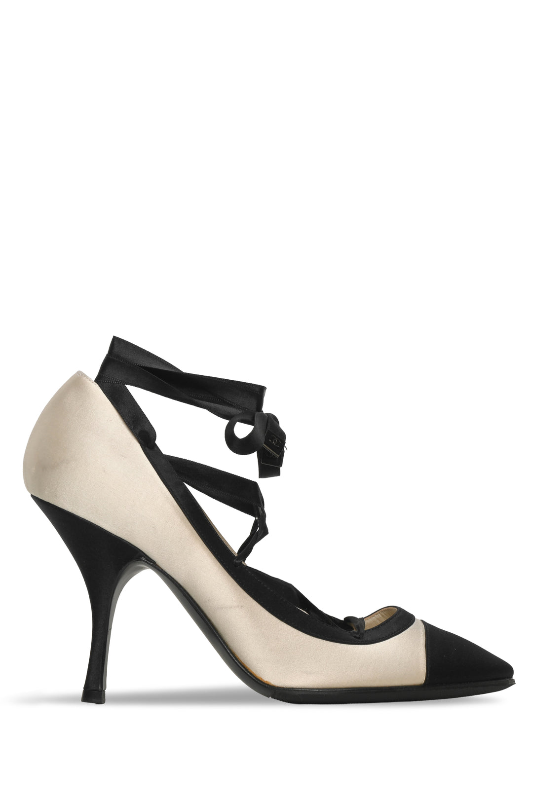 Chanel Size 38.5 Vintage 2004 Lace Up Pumps