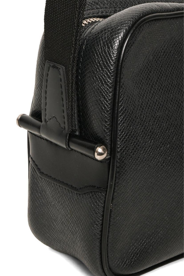 Louis Vuitton Taiga kaluga Toiletry Pouch