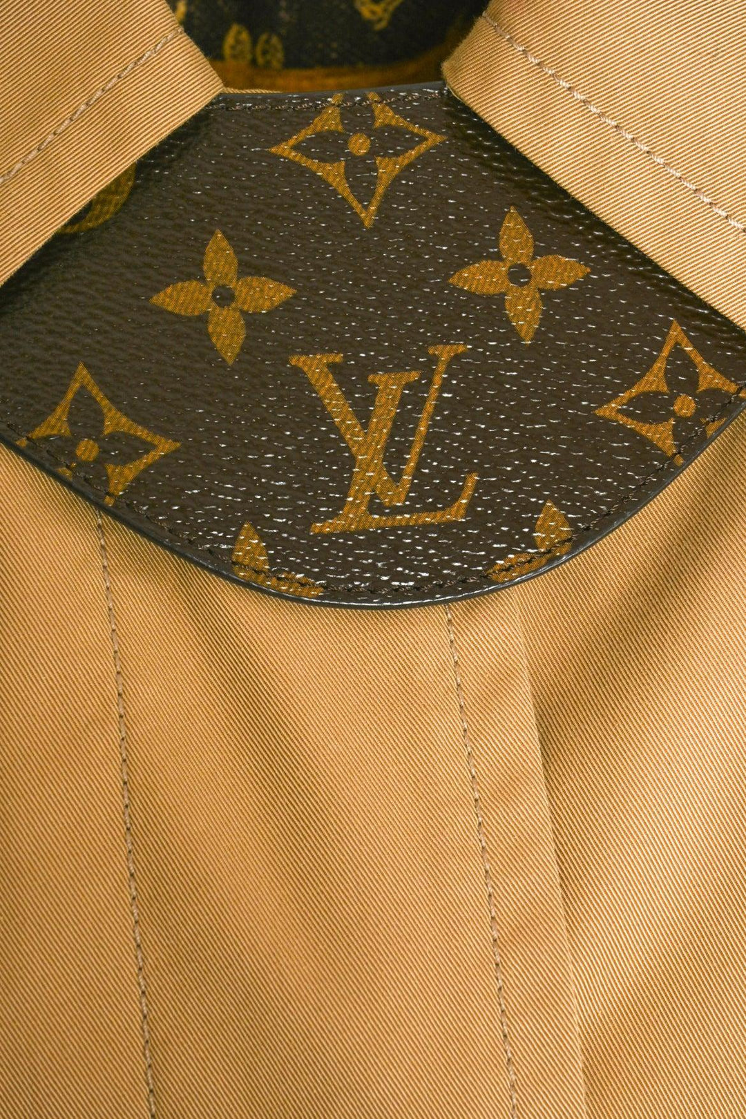 Louis Vuitton Size 36 Trench Coat