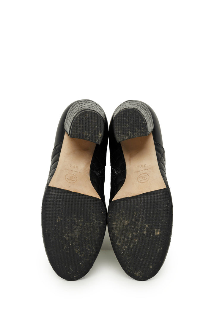 Chanel Size 38.5 Quilted Lambskin Ankle Boots