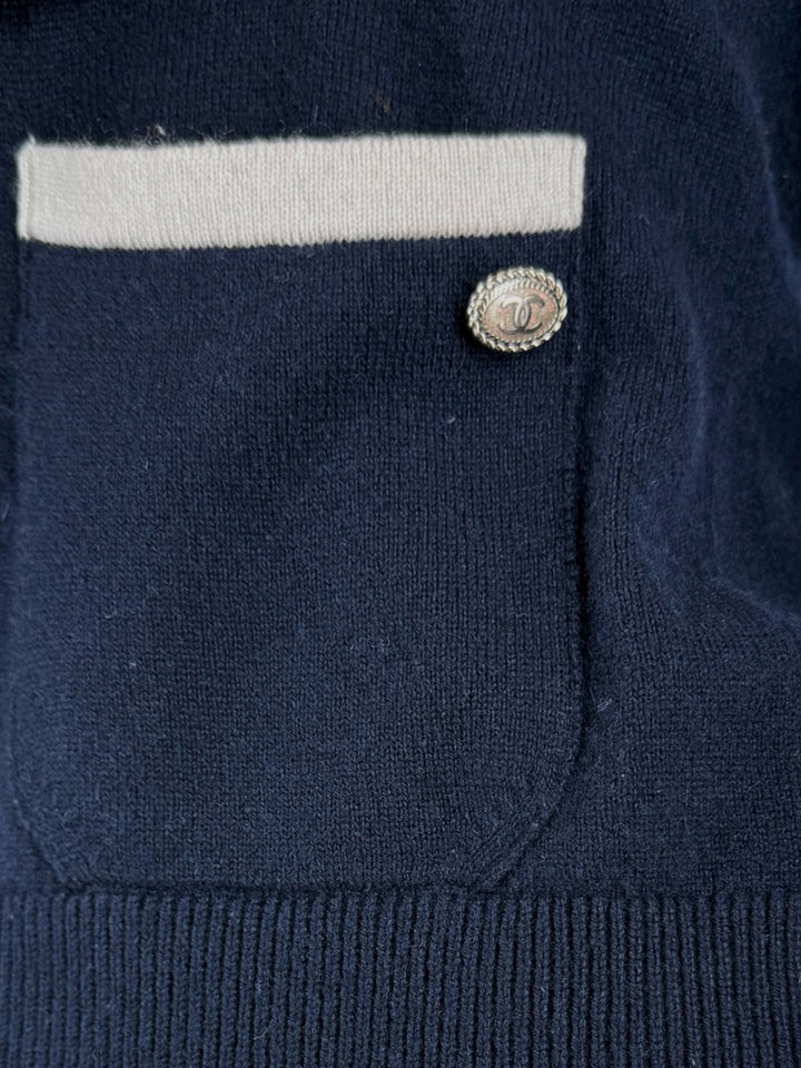 Chanel Size 36 CC Button Cashmere Sweater