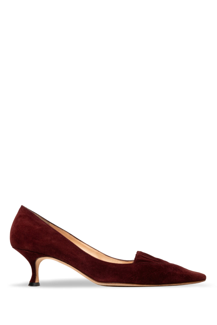 Manolo Blahnik Size 40.5 Pointed Toe Suede Pumps
