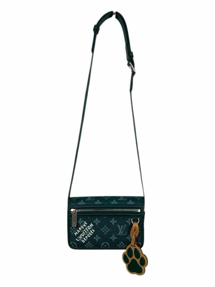 Louis Vuitton Men's Bosphore Wearable Wallet