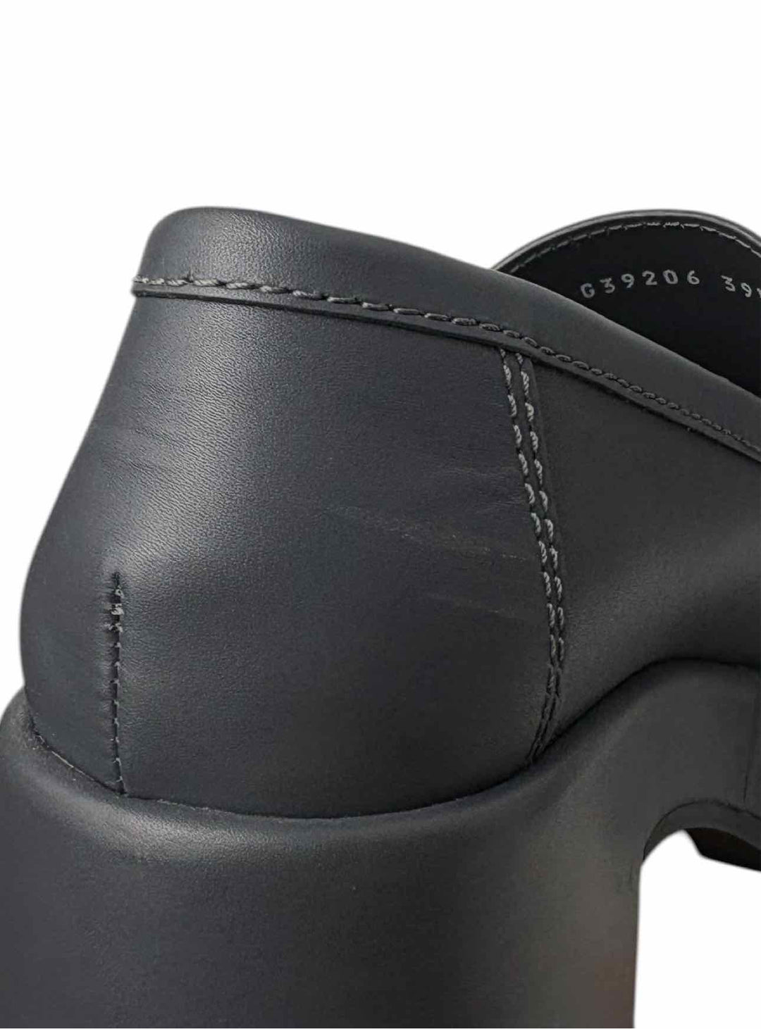 Chanel Size 39.5 Leather Platform CC Logo Loafers