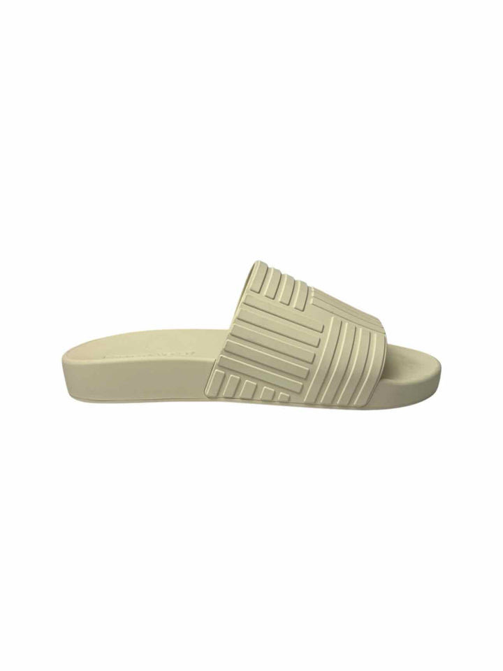 Bottega Veneta Size 39 Rubber Carpet Slider Sandals