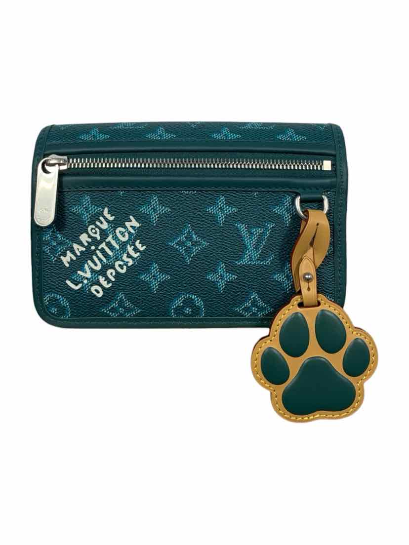 Louis Vuitton Men's Bosphore Wearable Wallet