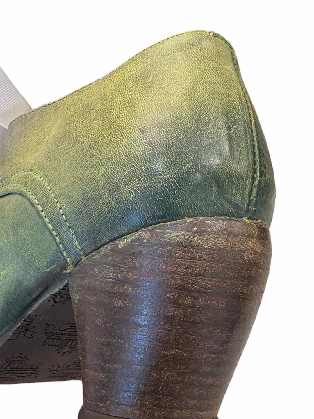 Fluevog Size 7.5 Pumps