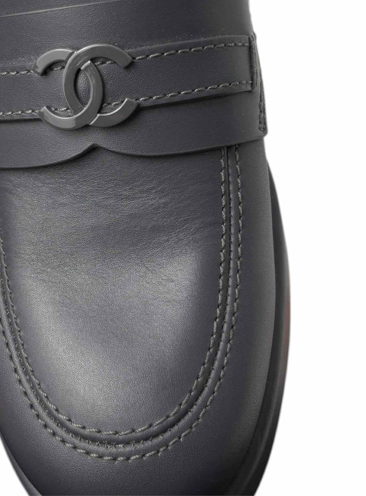 Chanel Size 39.5 Leather Platform CC Logo Loafers