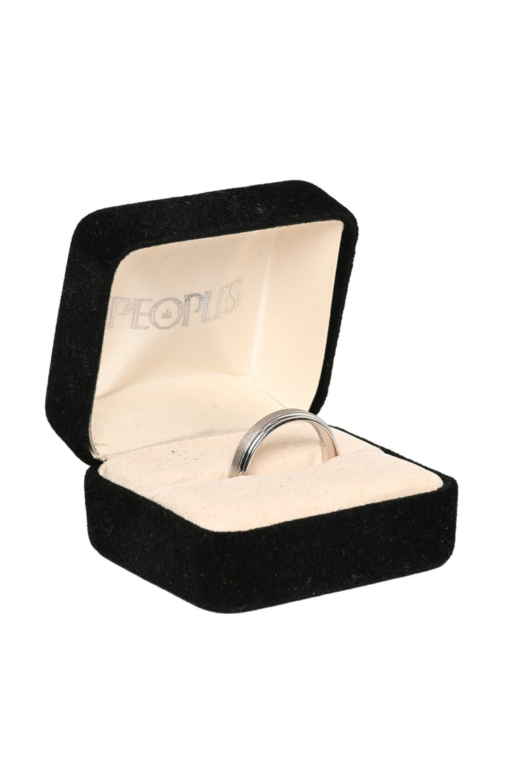 Peoples Size 9 Ring