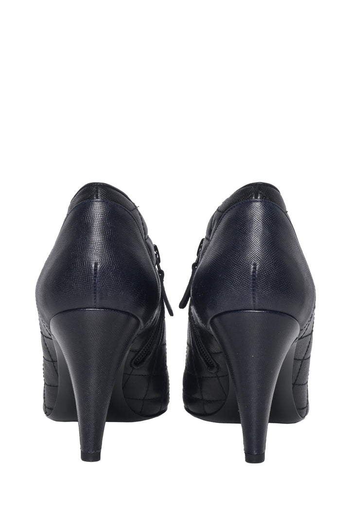 Chanel Size 39.5 Interlocking CC Logo Ankle Boots