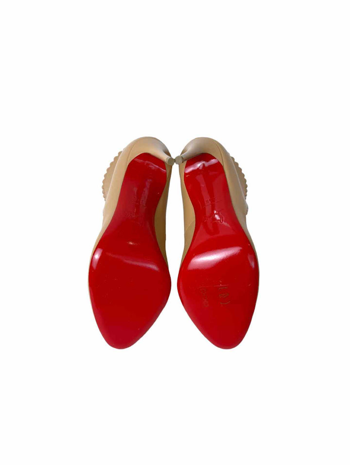 Louboutin Size 38.5 Pijonina Scalloped Leather Pumps