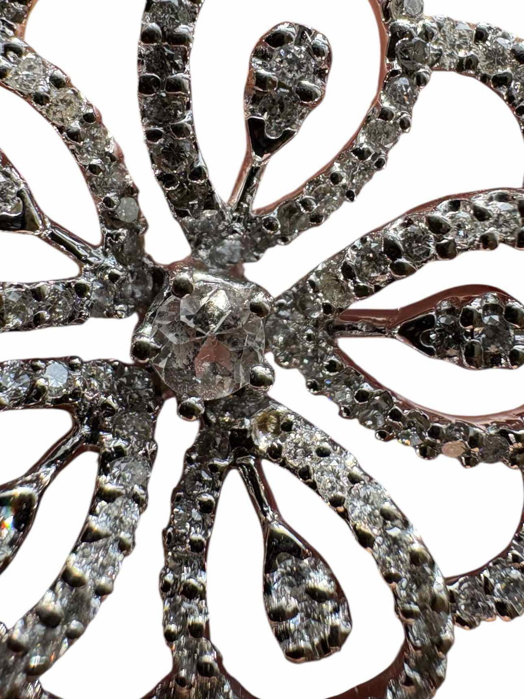 18K White Gold & Sapphire Floral Design Pendant Necklace