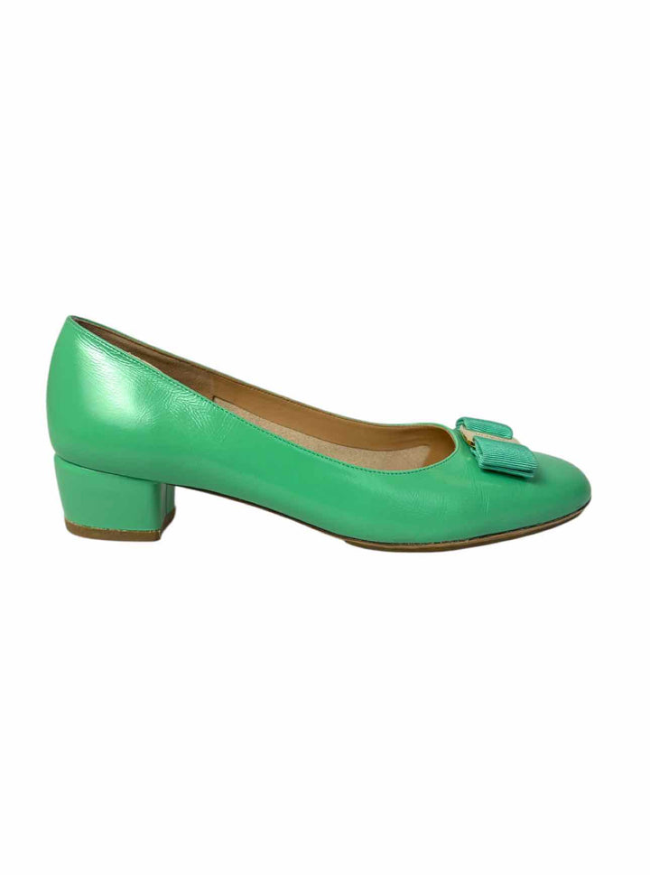 Ferragamo Size 8 Vara Leather Logo Bow Pumps