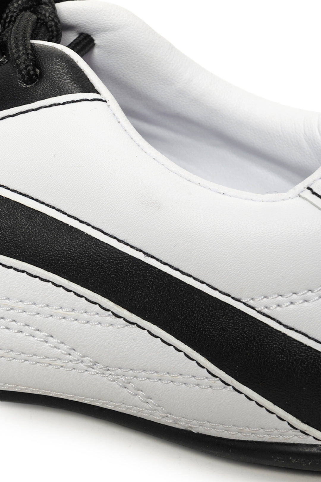 Balenciaga Size 35 Zen Low Top Sneaker