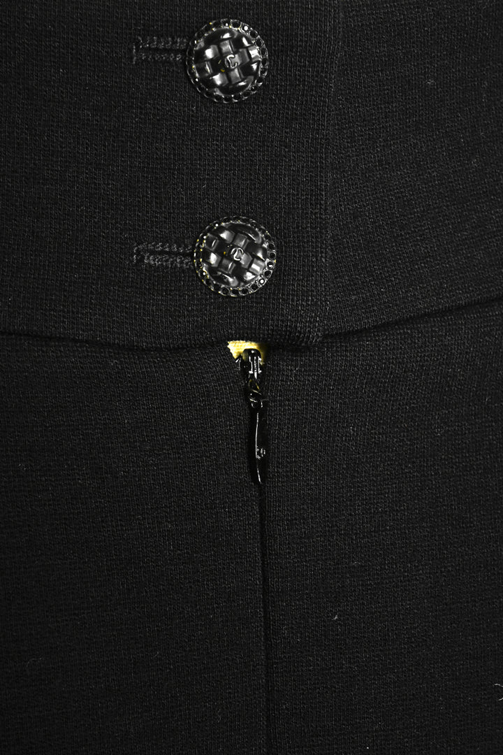Chanel Size 40 Pleated Wool Skirt