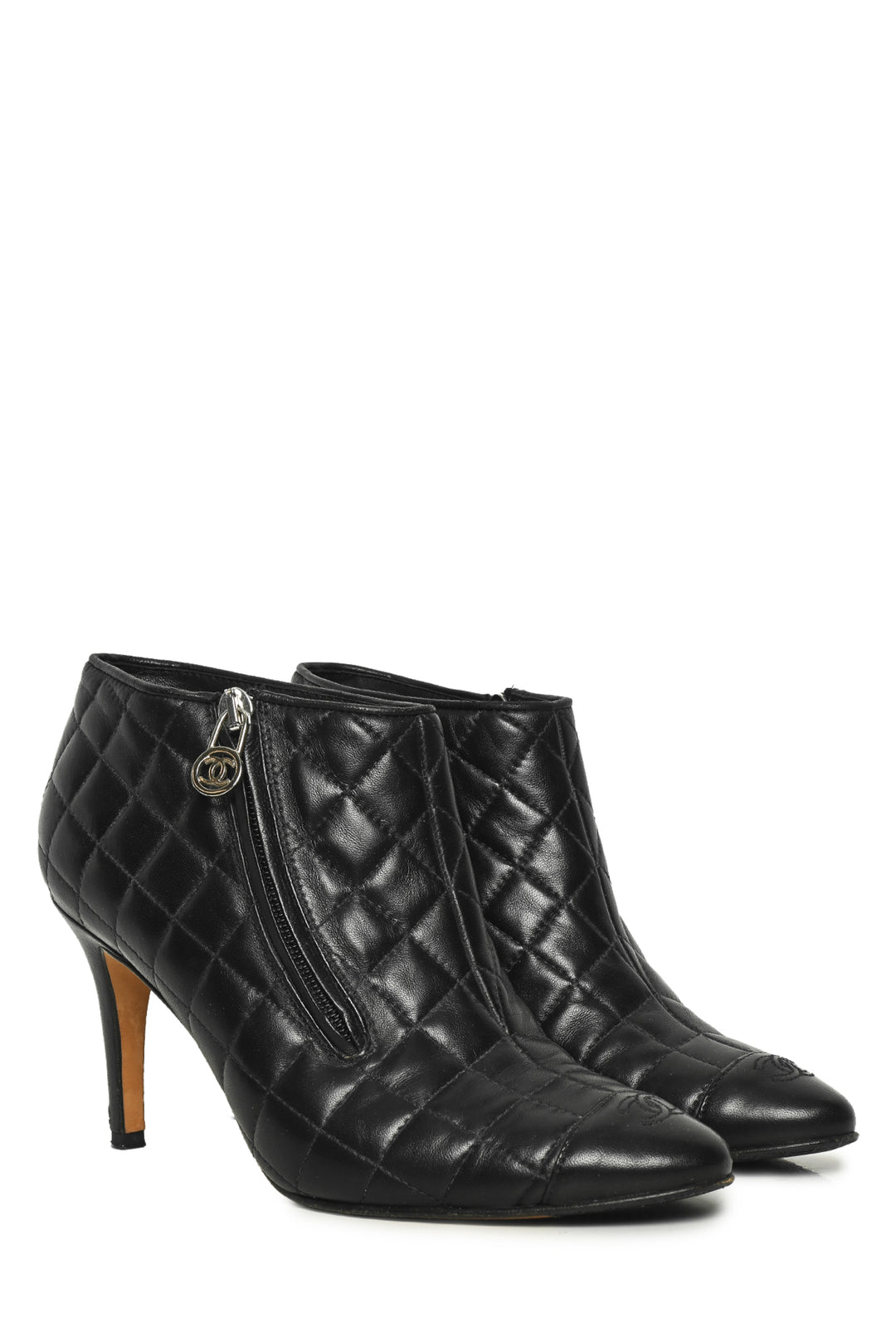 Chanel Size 39 Quilted CC Cap Toe Ankle Boots