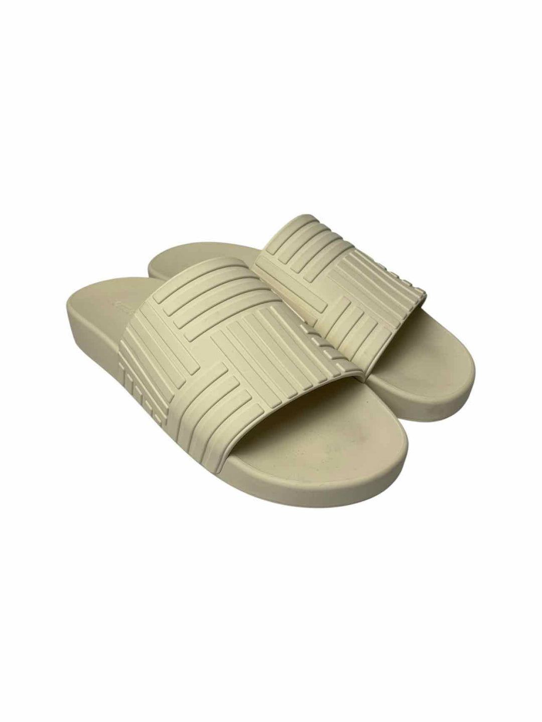 Bottega Veneta Size 39 Rubber Carpet Slider Sandals