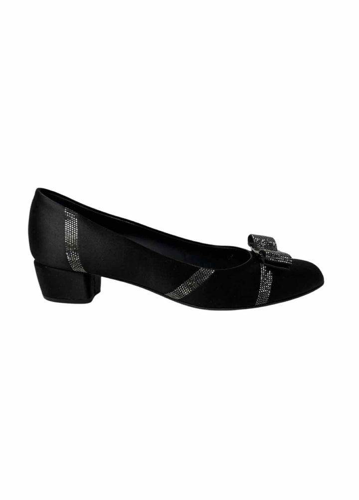 Ferragamo Size 8.5 Vara Bow Satin Rhinestone Trim  Pumps