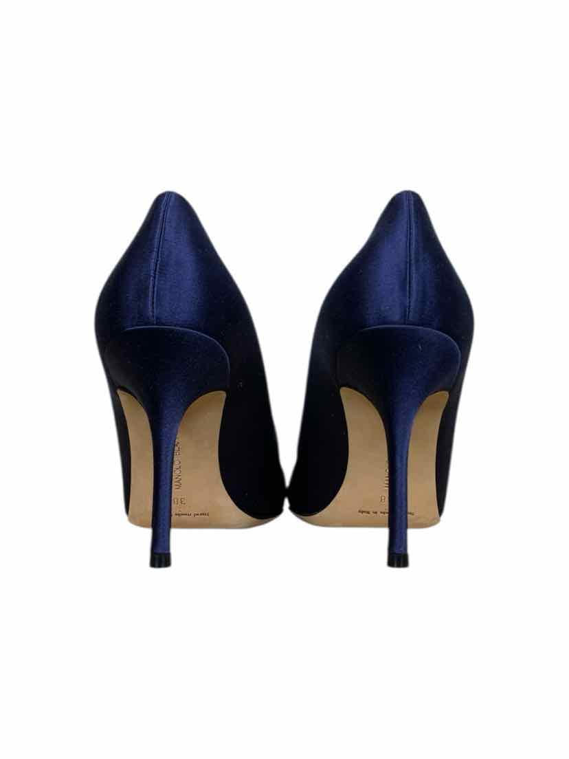Manolo Blahnik Size 38 Pumps