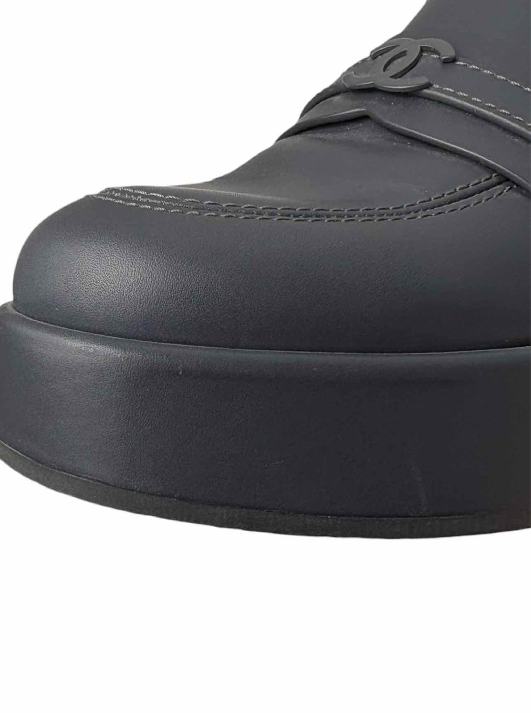 Chanel Size 39.5 Leather Platform CC Logo Loafers