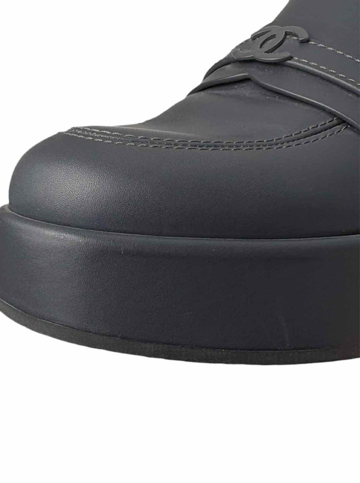 Chanel Size 39.5 Leather Platform CC Logo Loafers