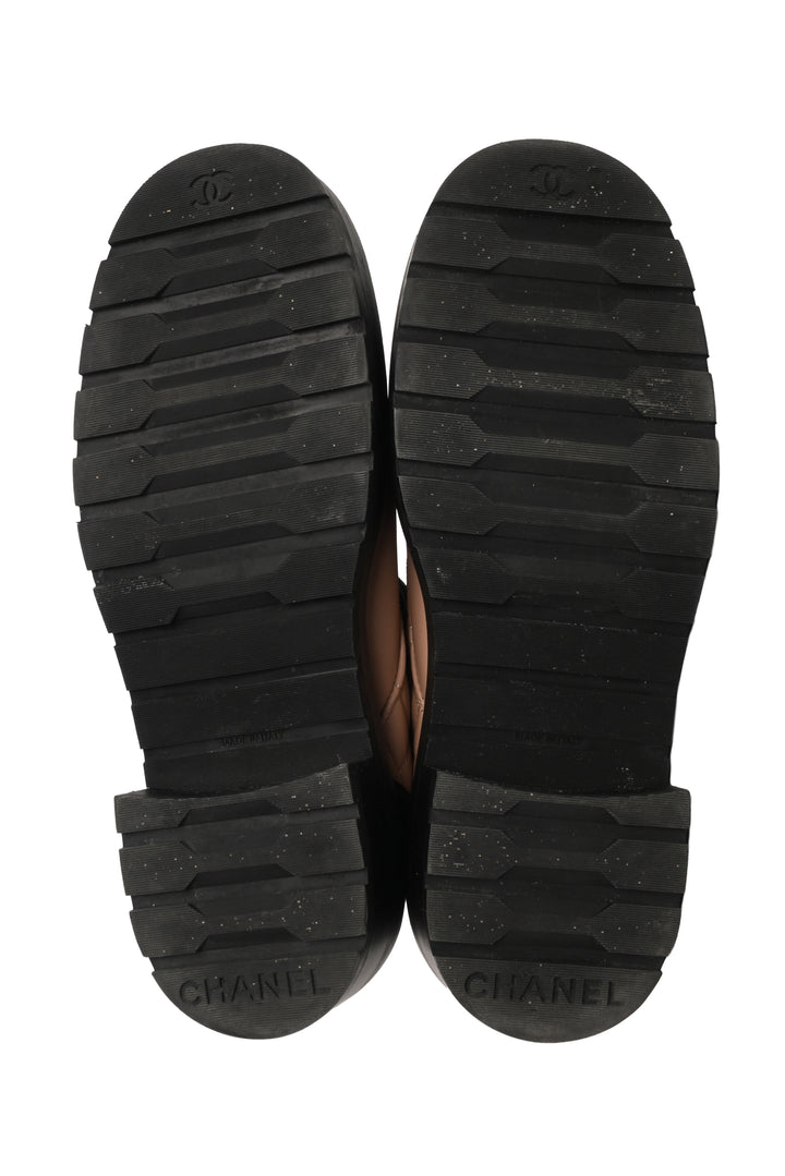 Chanel Size 39 CC Quilted Lace Up Combat Ankle Boots