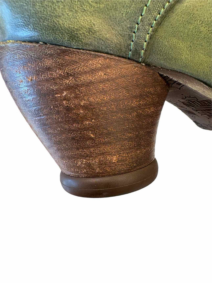 Fluevog Size 7.5 Pumps