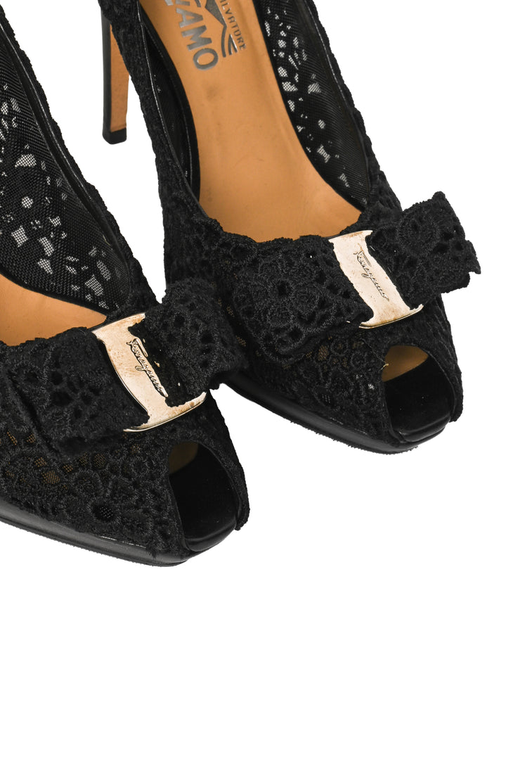 Salvatore Ferragamo Size 7.5 Lace Peep Toe Sandals