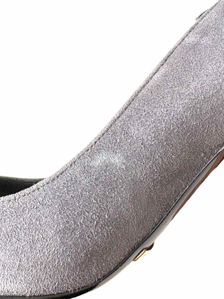 Burberry Size 35 Suede Pumps