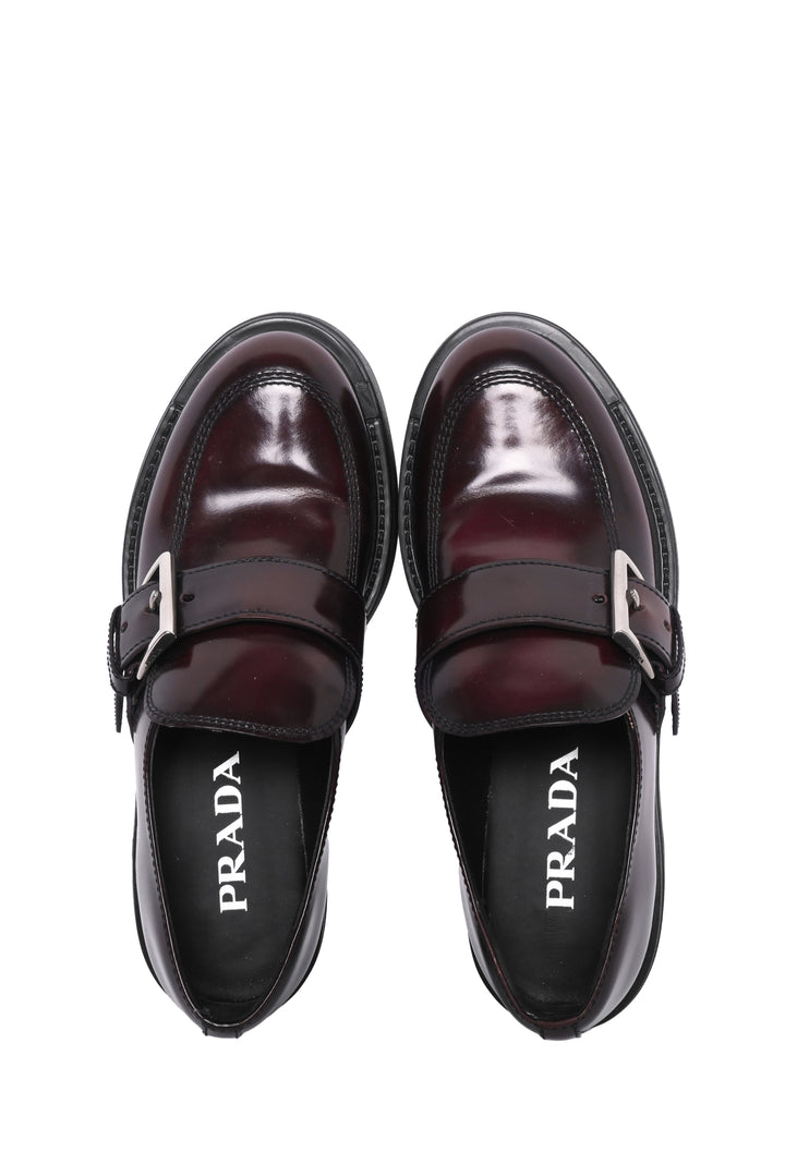 Prada Size 38 Buckle Detail Loafers