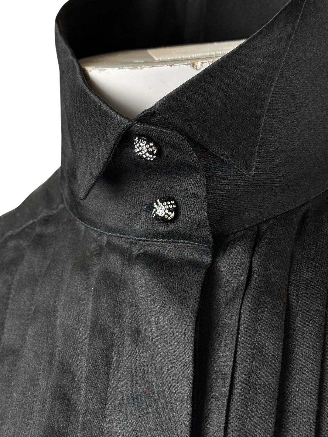 Chanel Size 38 2006 Sleeveless Pleated Blouse