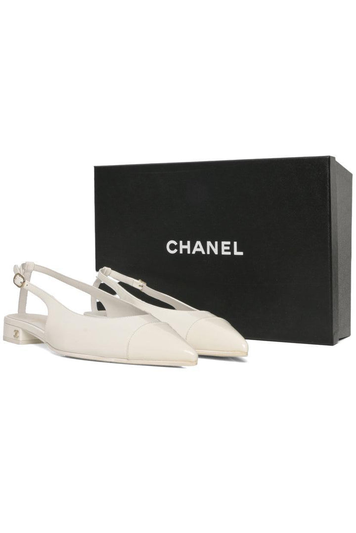 Chanel Size 39.5 2023 Interlocking CC Logo Patent Leather Slingback Flats