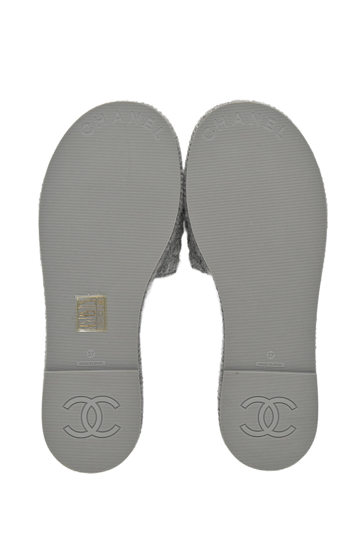 Chanel Size 37 Chain CC Slide Sandals