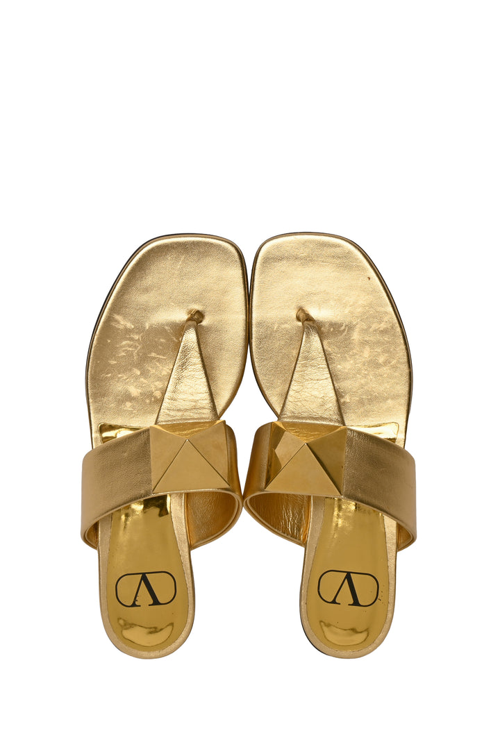 Valentino Size 36 One Stud Leather Thong Sandals