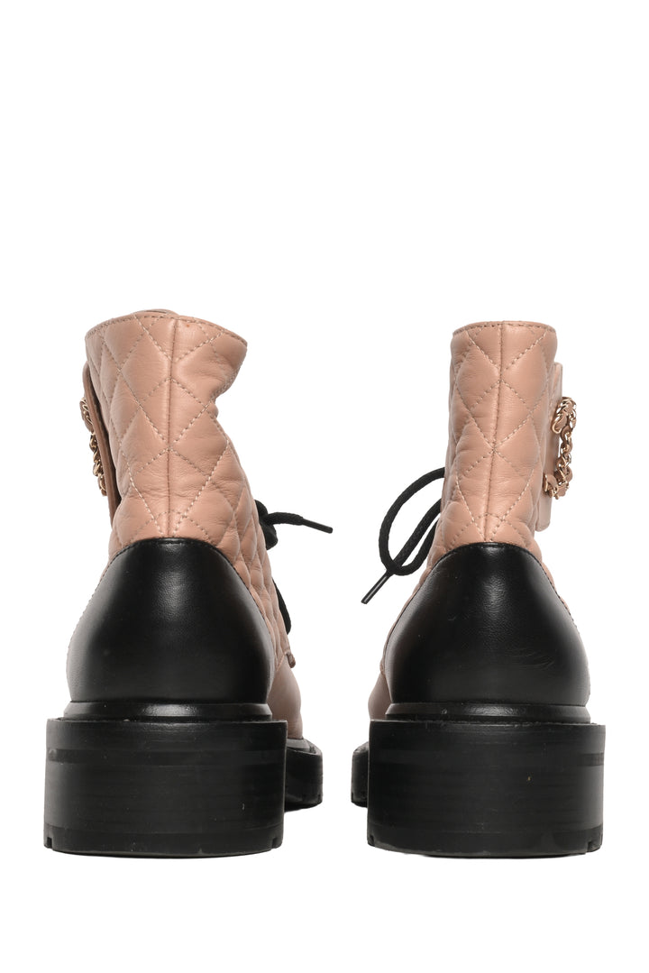 Chanel Size 39 CC Quilted Lace Up Combat Ankle Boots