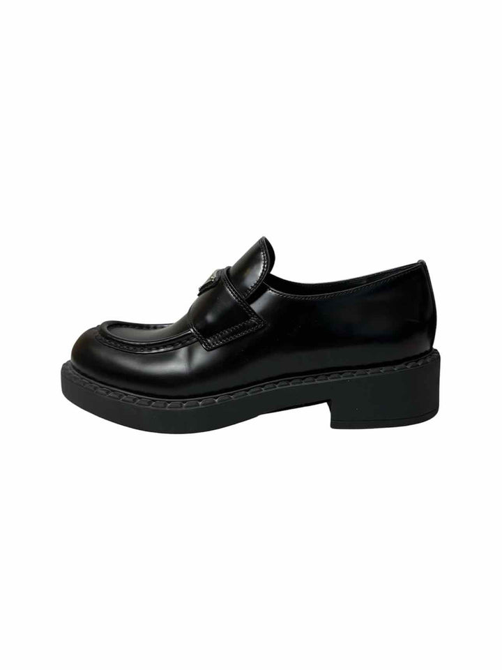 Prada Size 38 Brushed Leather Logo Loafers