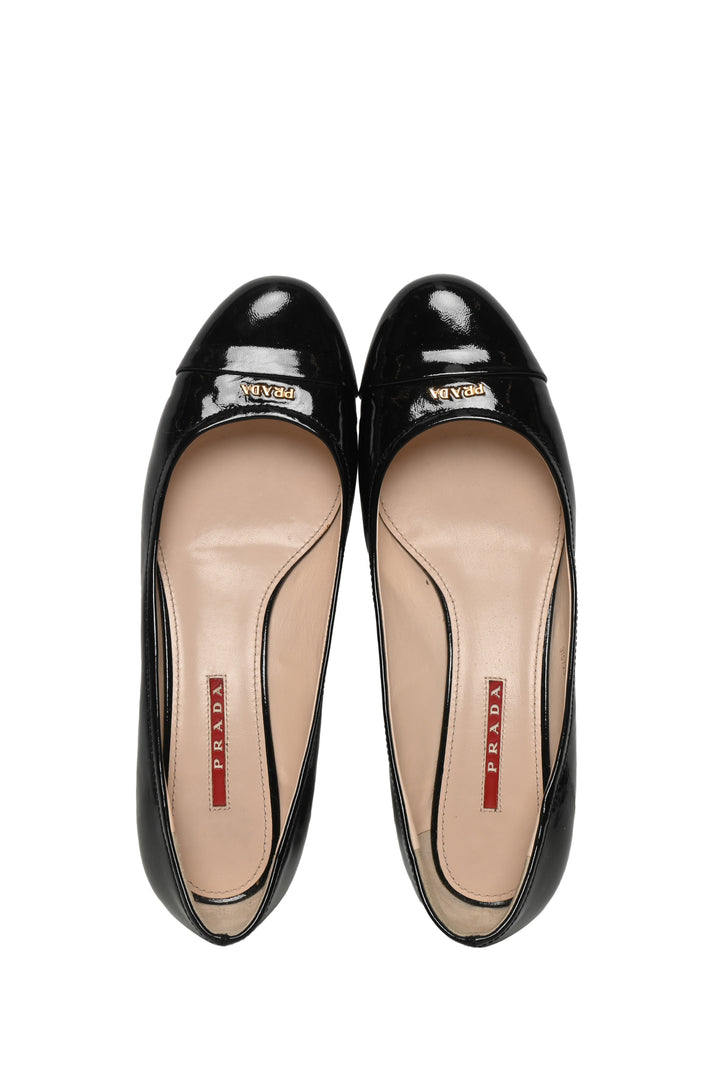 Prada Size 38.5 Patent Leather Block Heel Pumps
