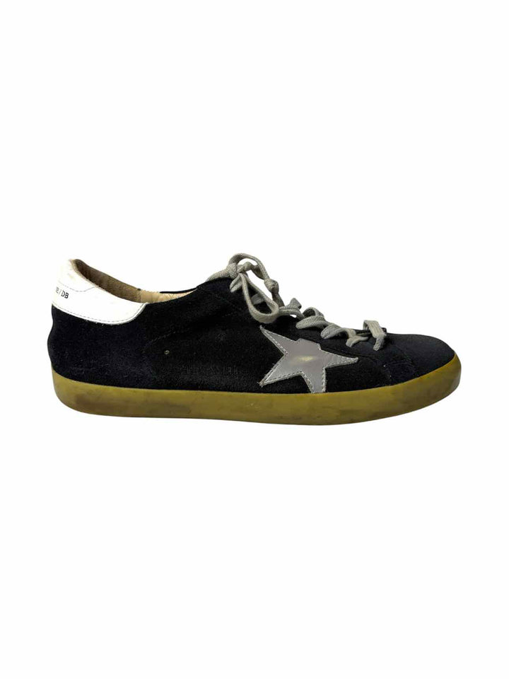 Golden Goose Size 41 Superstar Distressed Suede Sneaker