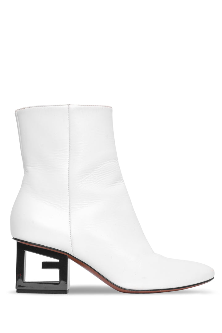 Givenchy Size 35 Triangle G Heel Ankle Boots