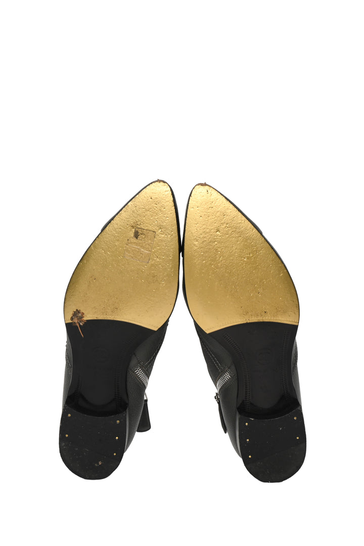 Chanel Size 37.5 Interlocking CC Logo Leather Oxfords
