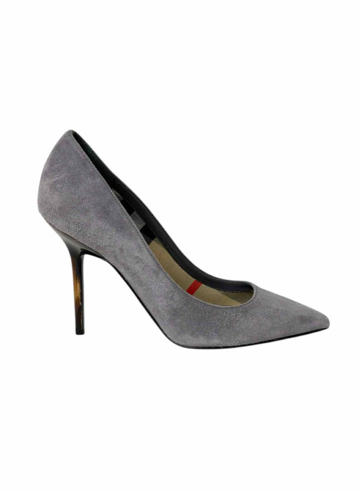 Burberry Size 35 Suede Pumps