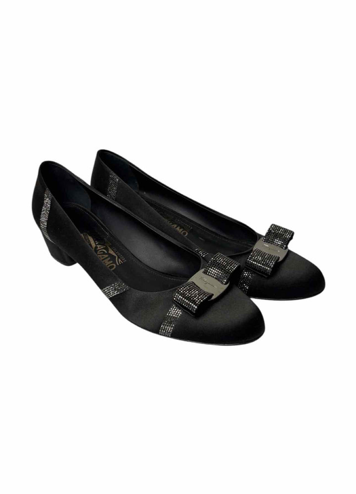 Ferragamo Size 8.5 Vara Bow Satin Rhinestone Trim  Pumps